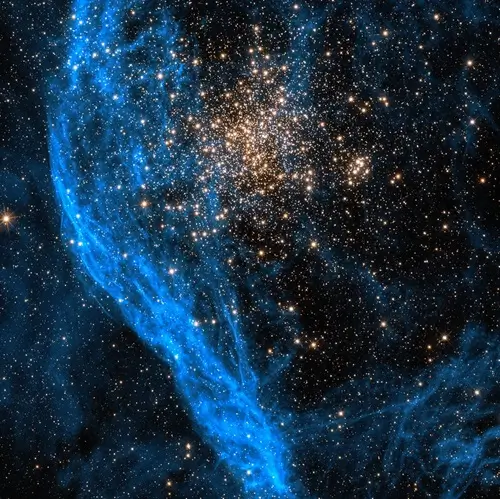 Nébuleuse du Voile, vestige d'une supernova