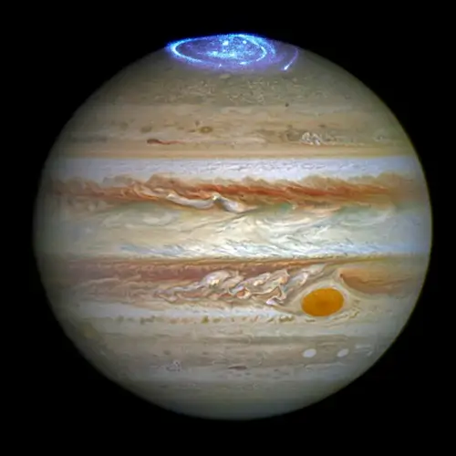 Photo détaillée de Jupiter et sa grande tache rouge par Hubble