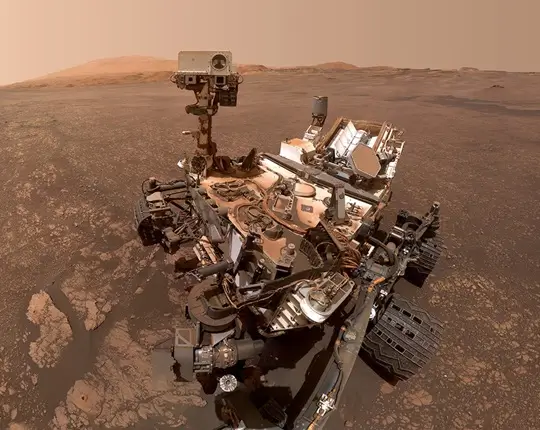 Rover Curiosity explorant la surface de Mars